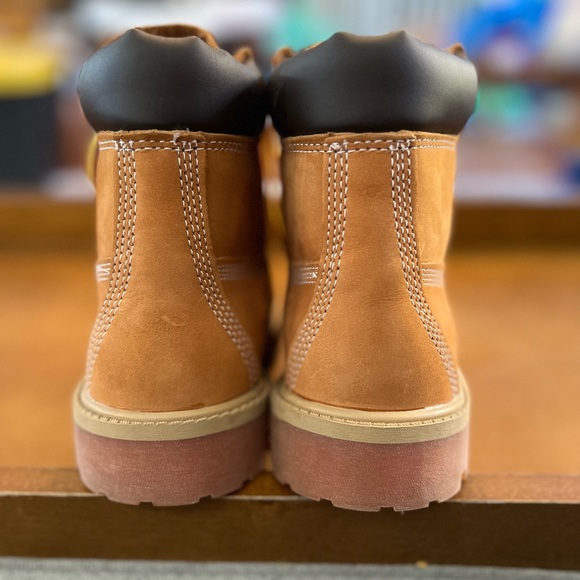 Men's 6" Padded Collar Medium Waterproof Boot SZ 7 - Picture 4 of 8